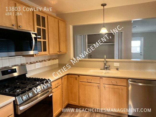 Building Photo - 13803 Cowley Ave