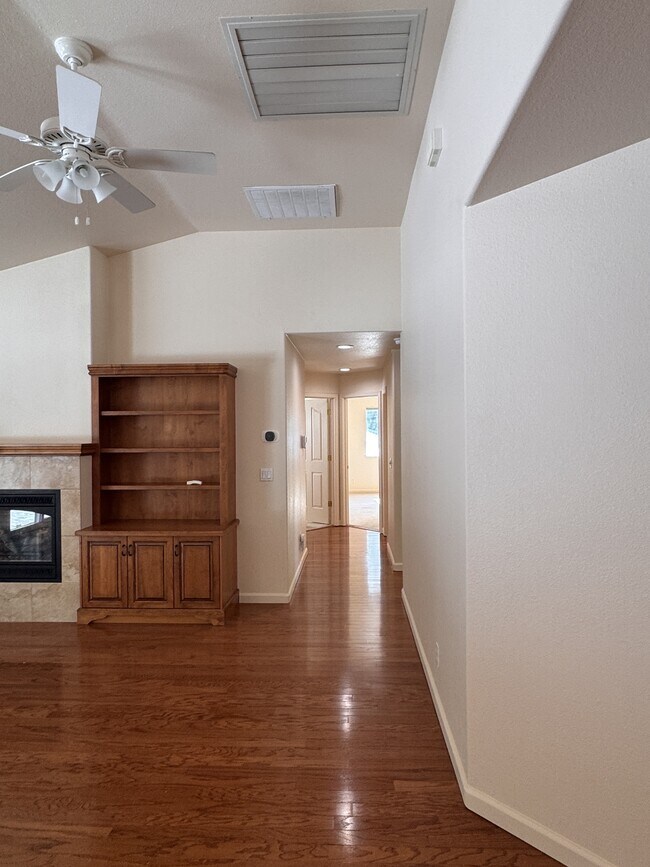 Building Photo - 124 Success Mine Loop