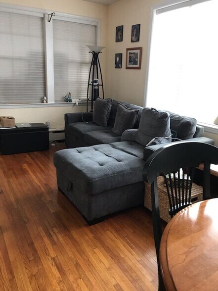 Building Photo - 46 Jean St