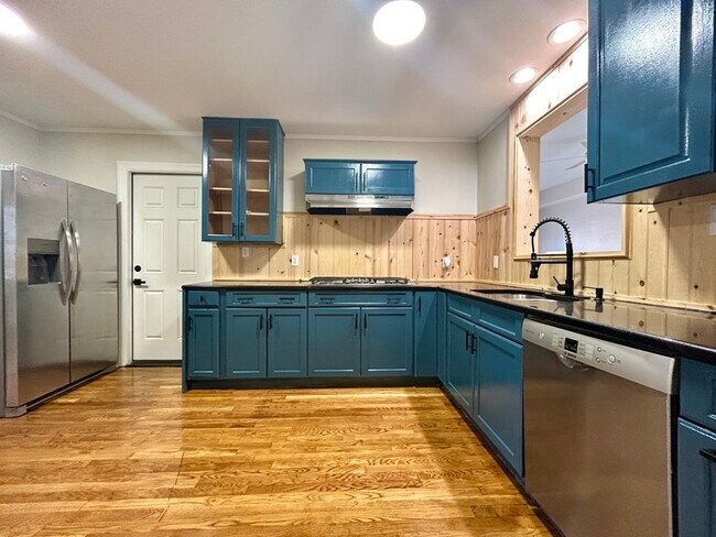 Building Photo - 900 Stanfield Dr