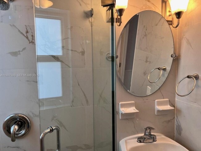 Building Photo - 6231 SW 138th Ct