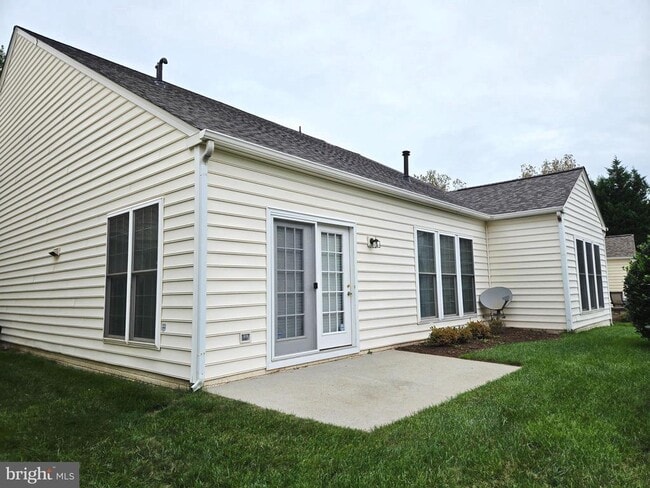 Building Photo - 20667 Golden Ridge Dr