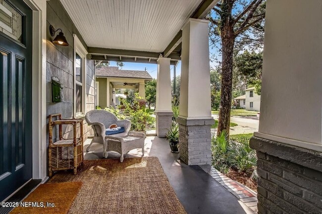 Building Photo - 1117 Cedar St