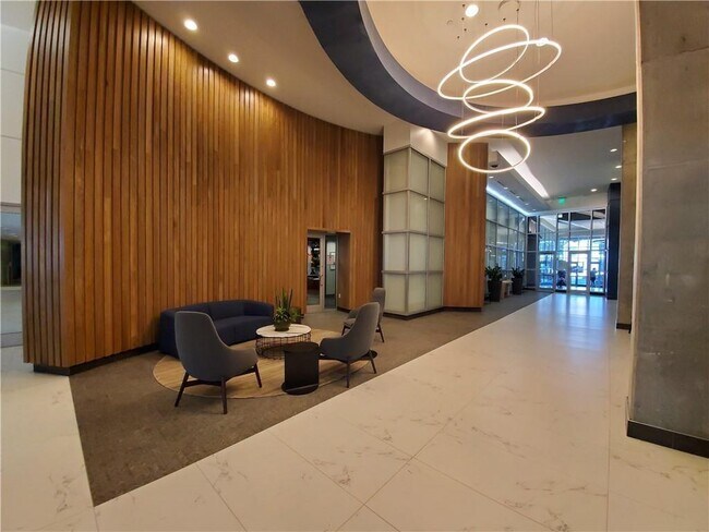 Building Photo - 943 Peachtree St NE