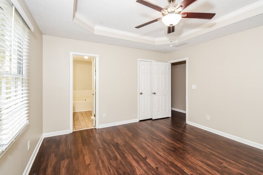 Building Photo - 1150 Burning Bush Dr