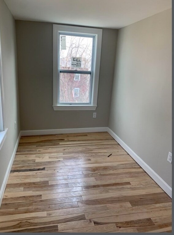 Building Photo - 86 Oak St