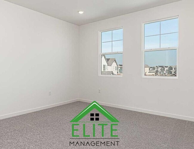 Building Photo - Exceptional Two Story Home