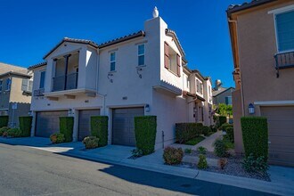 Building Photo - Charming 2-Bedroom Townhome with Community Amenities in Saugus!