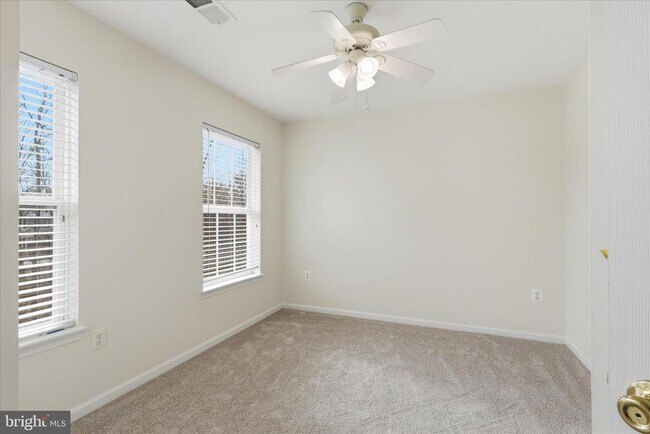 Building Photo - 43438 Oxen Ln