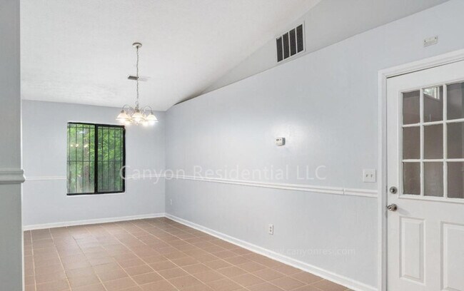 Building Photo - 5825 Vernier Dr SW