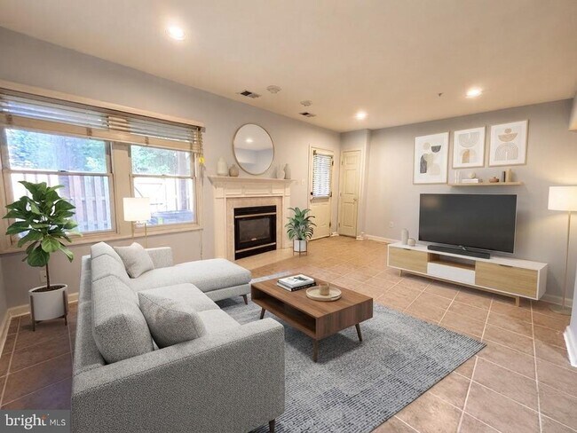 Building Photo - 10136 Treble Ct