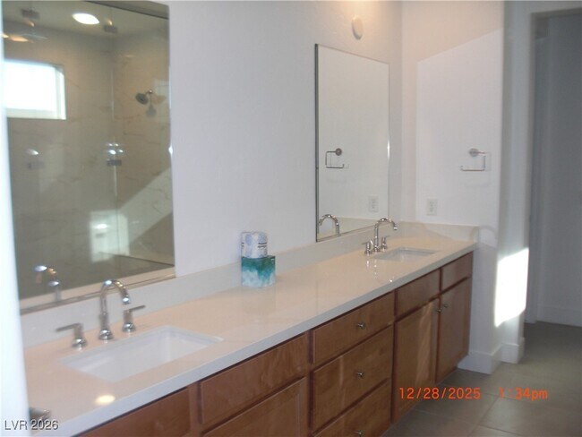 Building Photo - 9751 Evergreen Pne St