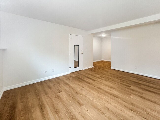 Building Photo - $0 DEPOSIT OPTION!!! CHARMING GARDEN-LEVEL...