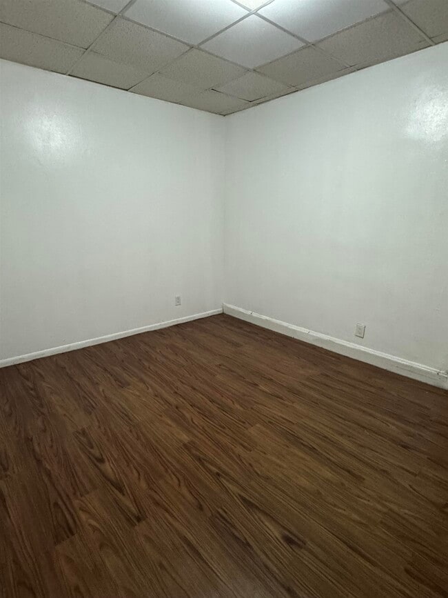 Building Photo - 1604 Central Ave