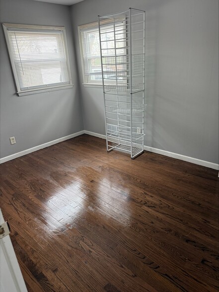 Building Photo - 3619 10th Ave