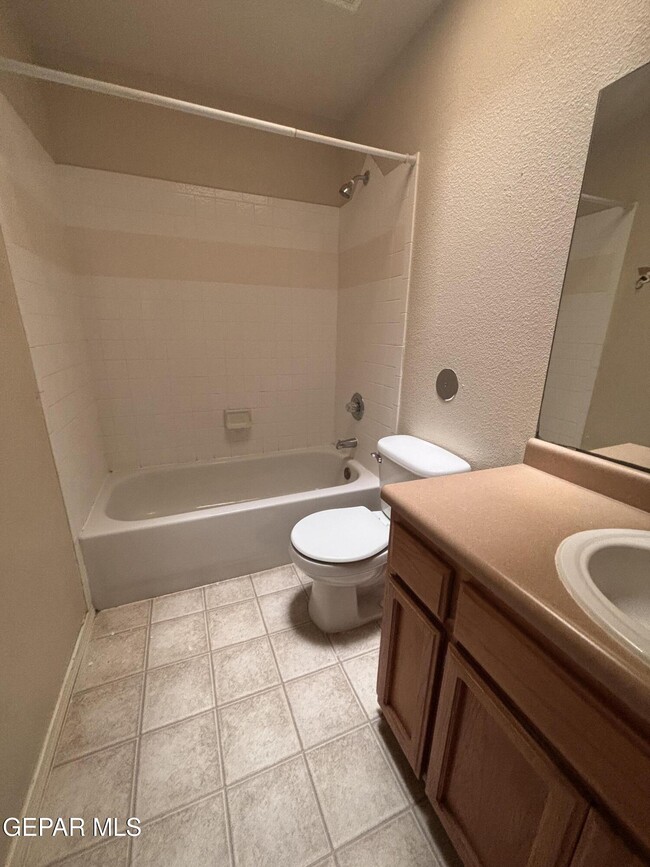 Building Photo - 6164 River Park Pl