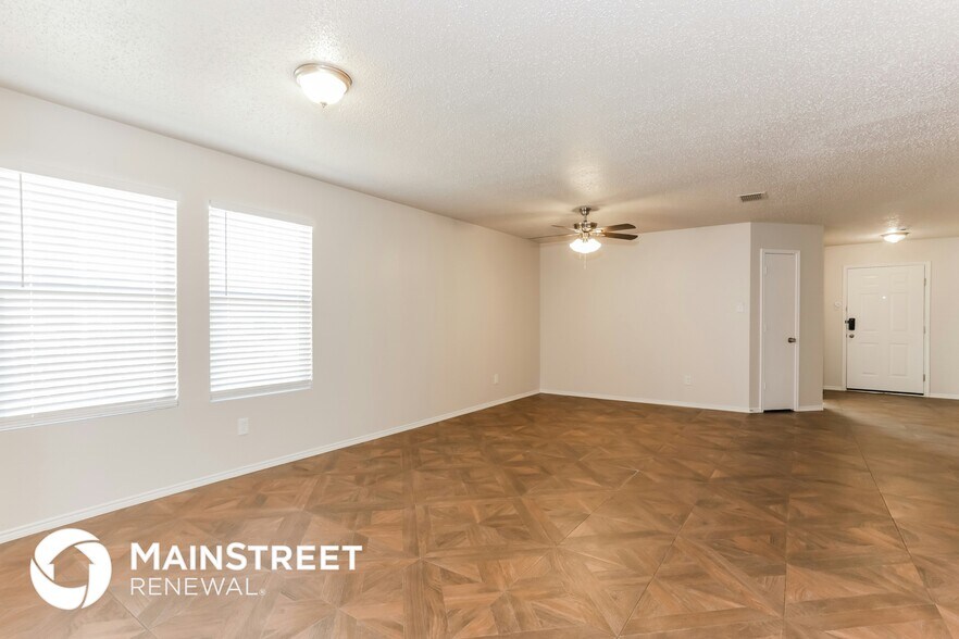 Building Photo - 2109 Doecrest Dr