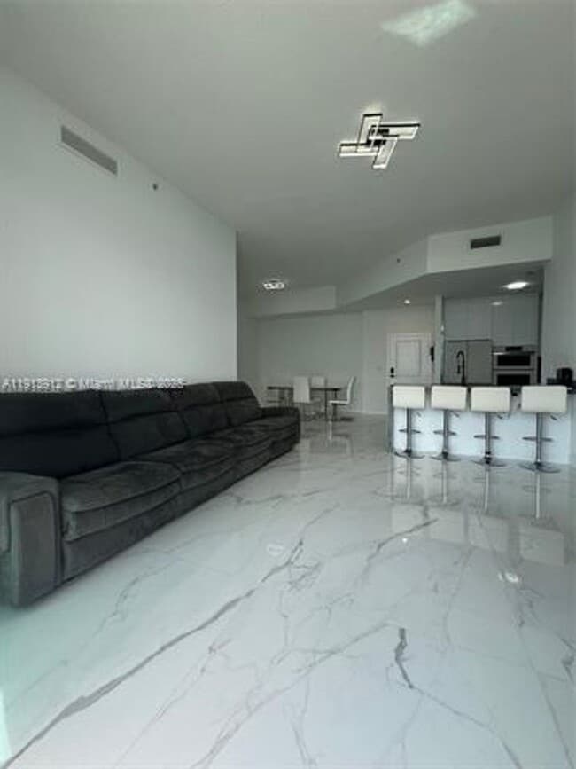 Building Photo - 7910 Harbor Island Dr