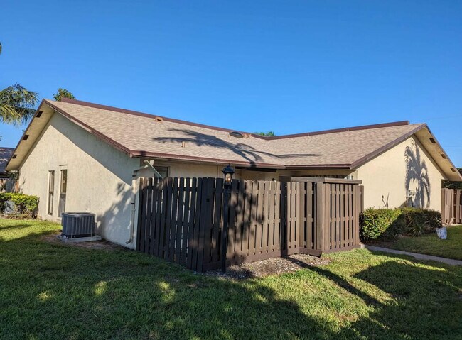 Primary Photo - 1504 Waterview Cir