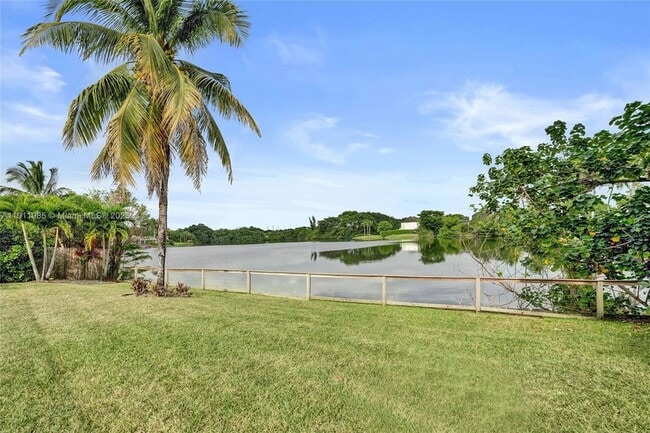 Building Photo - 1020 Bayberry Point Dr