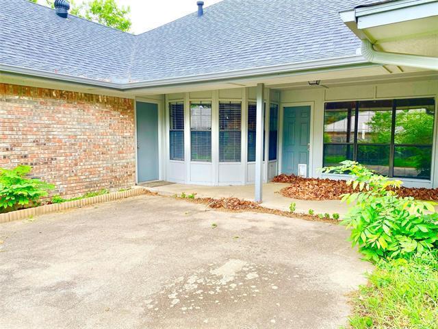 Building Photo - 2300 Alicia Ct