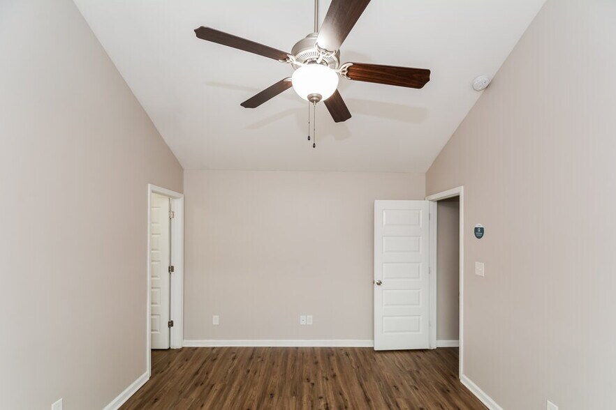 Building Photo - 1218 Braemar Highland Dr