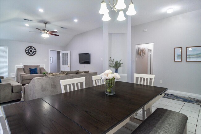 Building Photo - 13414 Creek Springs Dr