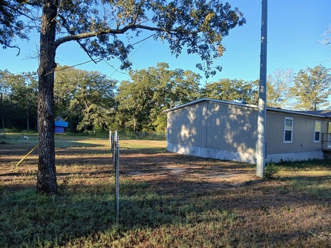 Building Photo - 7070 FM1115