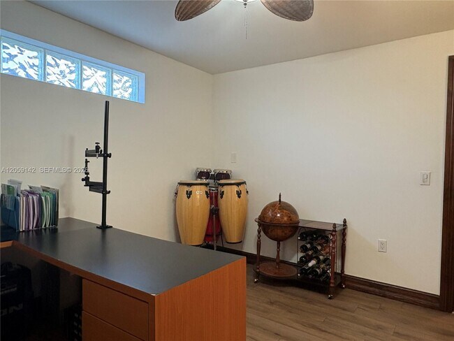 Building Photo - 6610 SW 104th Ct