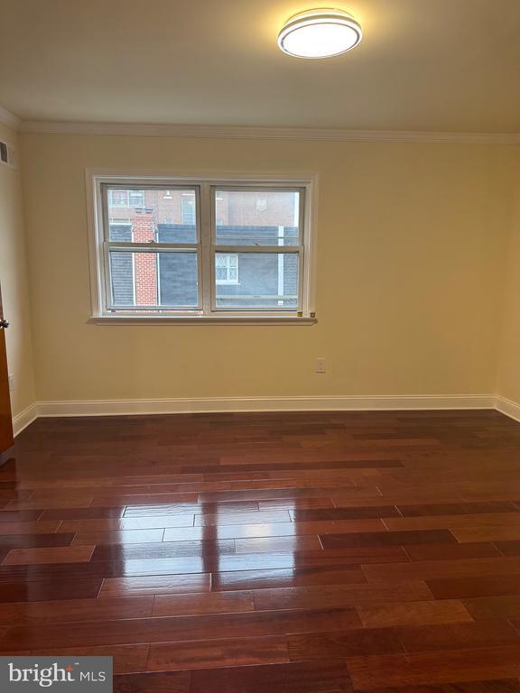 Building Photo - 441 W Shunk St