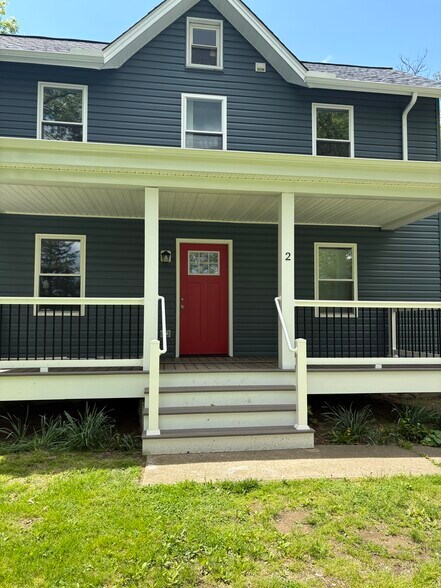 Front Porch - 1001 N Juniata St