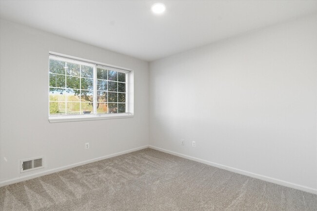 Building Photo - 6342 Trumpeter Ln