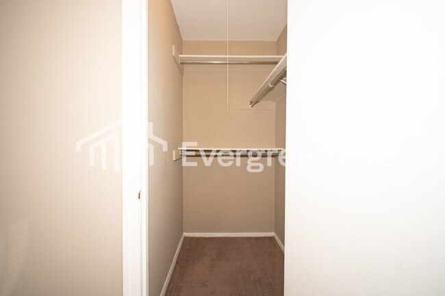 Building Photo - 7414 Cedar Knolls Dr