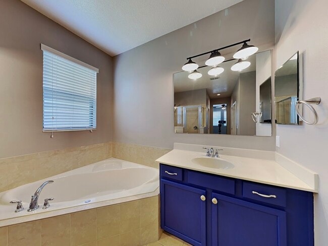 Building Photo - 2131 Lacosta Pl