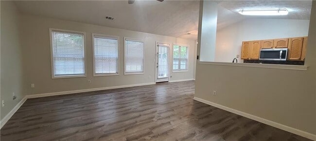 Building Photo - 420 Shenandoah Ct