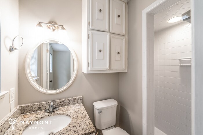 Building Photo - 1328 Oak Terrace