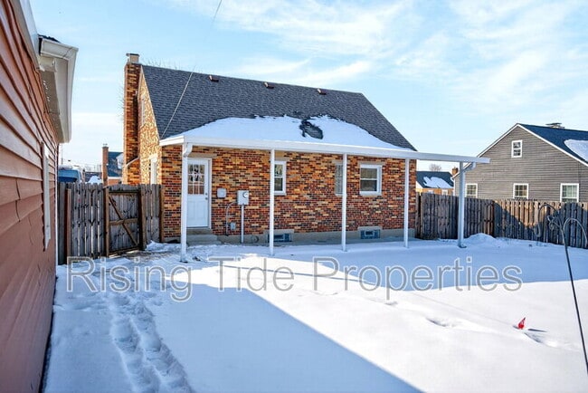 Building Photo - 1937 N Sunny Ridge Rd