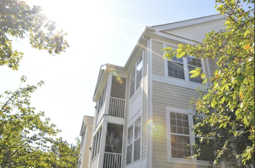 Building Photo - 12008 Amber Ridge Cir