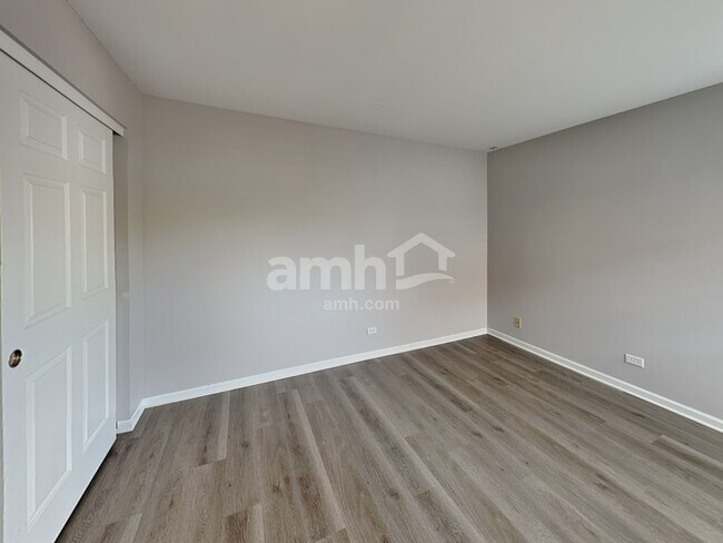 Building Photo - 104 Polaris Dr