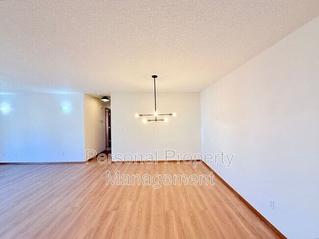 Building Photo - 5011 NE 129th Ave