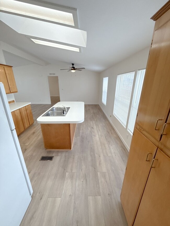 Building Photo - 3 Bedroom, 2 bath house