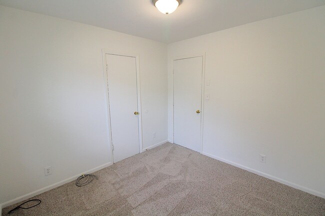 Building Photo - Freshly Updated 3-Bedroom Ranch with New Carpet & Paint