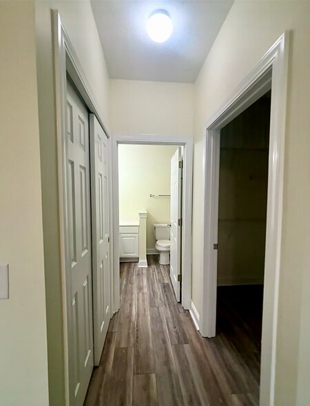 En-suite master bathroom with two closets - 111 Fountain Pointe Ln