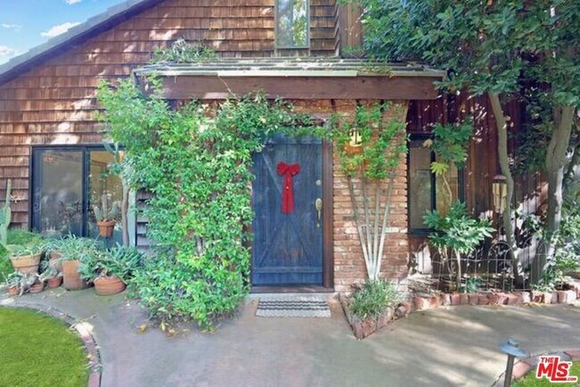 Building Photo - 1441 Bonnell Dr