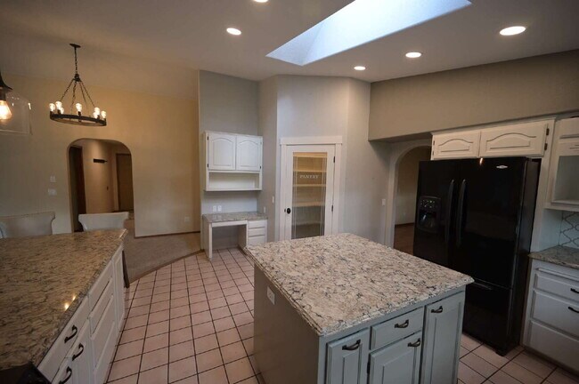 Building Photo - Single level, 3+ bed 3 bath, 2,932 sf home on 1.23 acres in Sequim