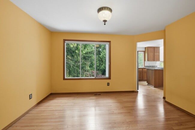 Building Photo - 4Bd/3.5Ba Sammamish House