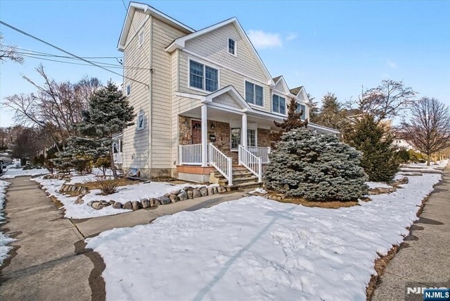 Building Photo - 85 Sheridan Ave