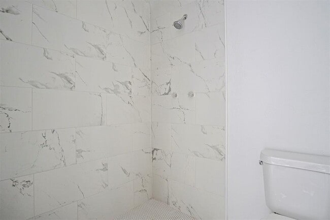 Building Photo - 609 SW 30th St