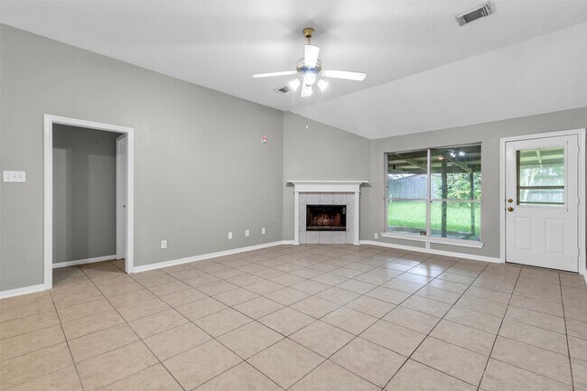 Building Photo - 820 Portsmouth Dr