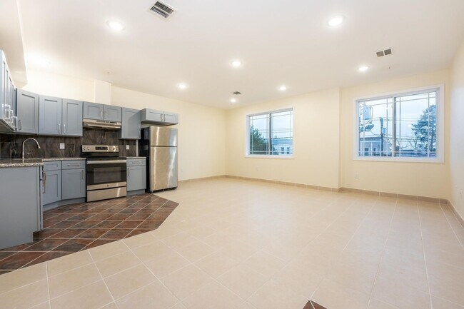Building Photo - 44 Bergen Blvd